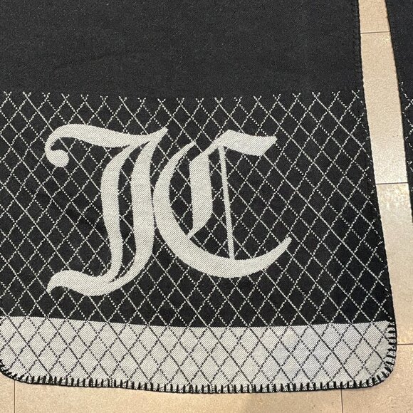 Juicy Couture Black/Gray Shawl/Wrap/Cape - ONE SIZE - Picture 4 of 12